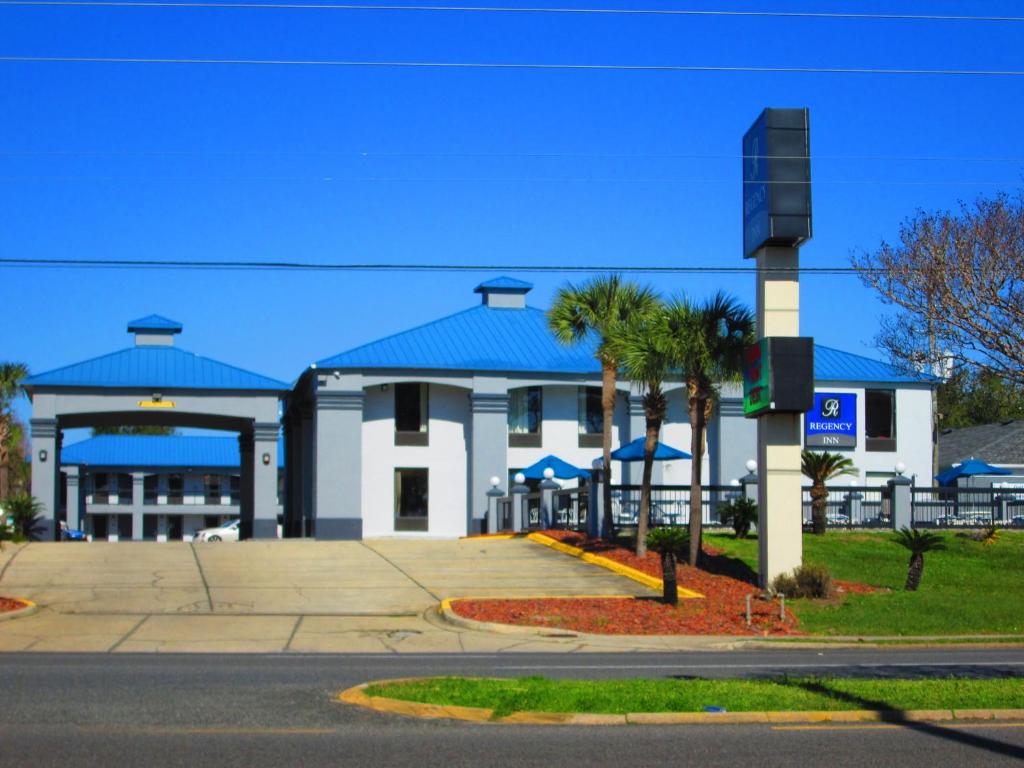 Regency Inn Near Boardwalk & Hurlburt Field Main image 1